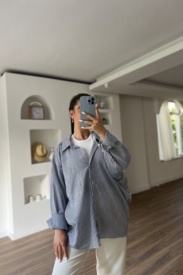 ARKA A PİLE V YAKA ÇİZGİLİ SALAŞ PAMUK GÖMLEK