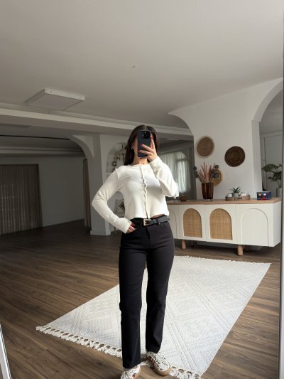 MARKA MODEL YÜKSEK BEL LİKRALI BOYFİT JEAN