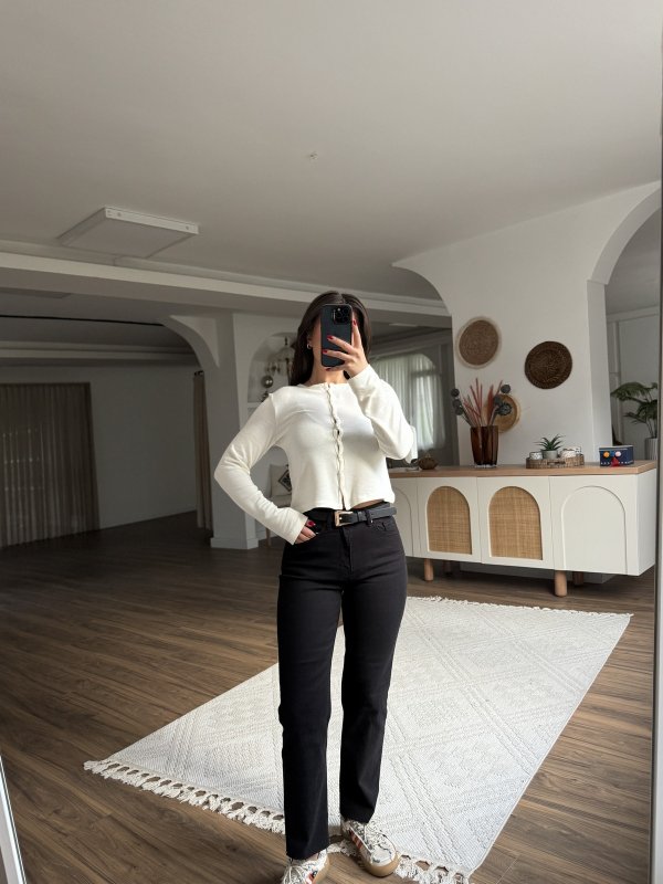 MARKA MODEL YÜKSEK BEL LİKRALI BOYFİT JEAN