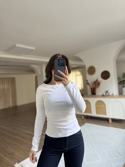 KAYIK YAKA YAN BÜZGÜLÜ UZUN KOL BLUZ