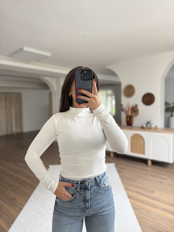 DİK YAKA PAMUK LİKRALI UZUN KOL BLUZ