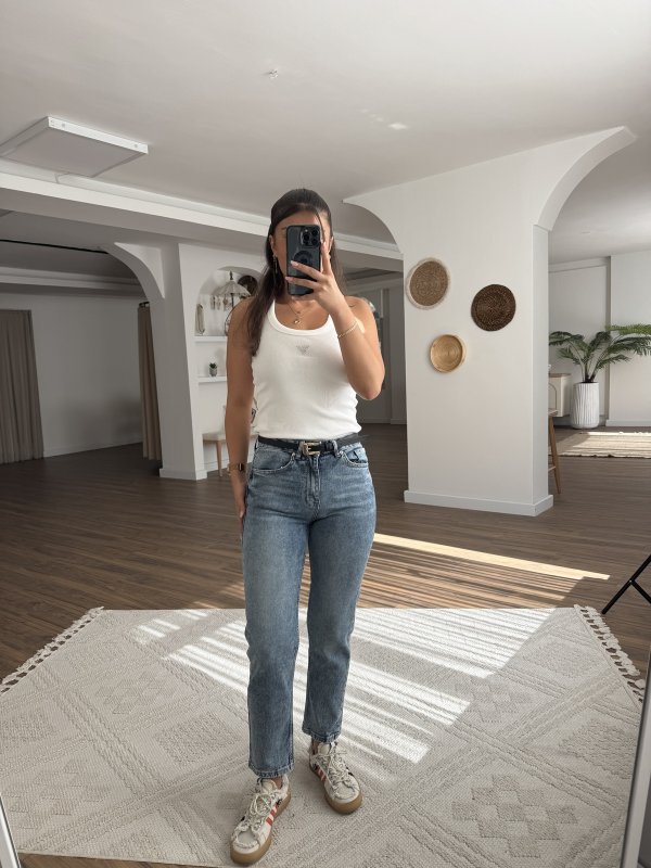 MARKA MODEL YÜKSEK BEL LİKRALI MOM JEAN