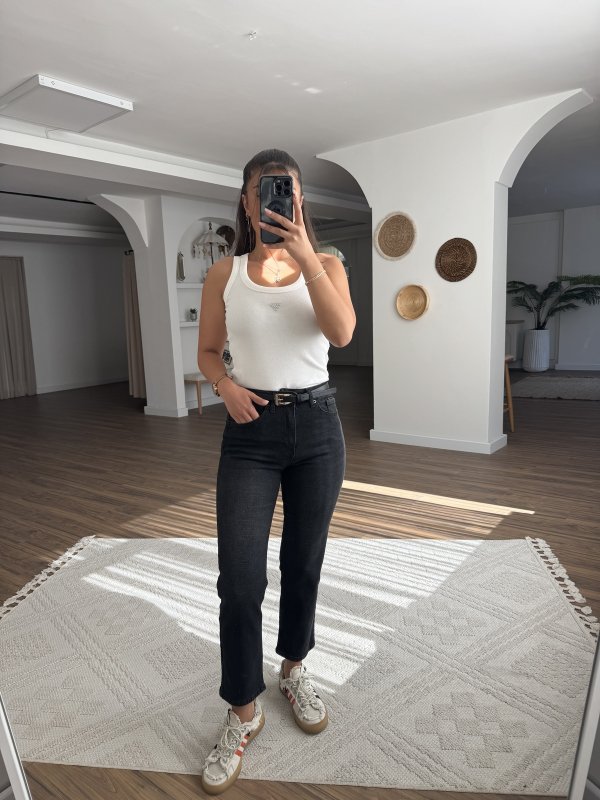 MARKA MODEL YÜKSEK BEL LİKRALI MOM JEAN