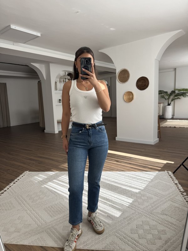 MARKA MODEL YÜKSEK BEL LİKRALI MOM JEAN