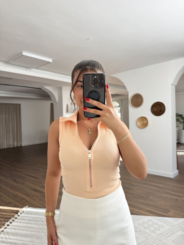 FERMUARLI YAKALI FİTİLLİ ATLET