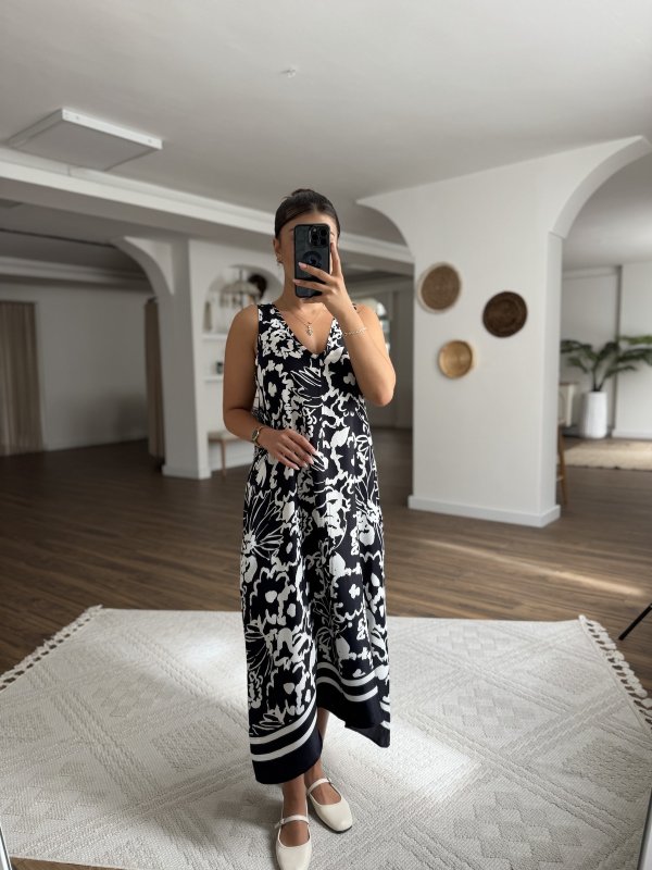 V YAKA ÖN DİKİŞ CEPLİ DESENLİ SATEN ELBİSE