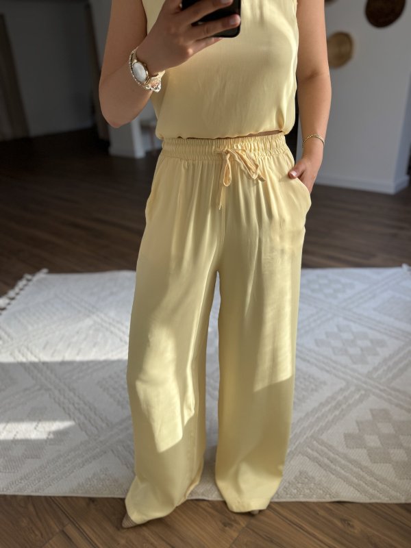 BEL LASTİKLİ CEPLİ VİSKON SATEN PANTOLON