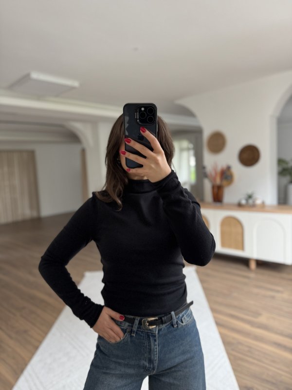 DİK YAKA YUMUŞAK DOKU YÜN KARIŞIM TRİKO BLUZ