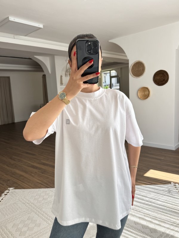 CK KÜÇÜK SOL GRİ NAKIŞ ETİKET PAMUK SALAŞ TİŞÖRT