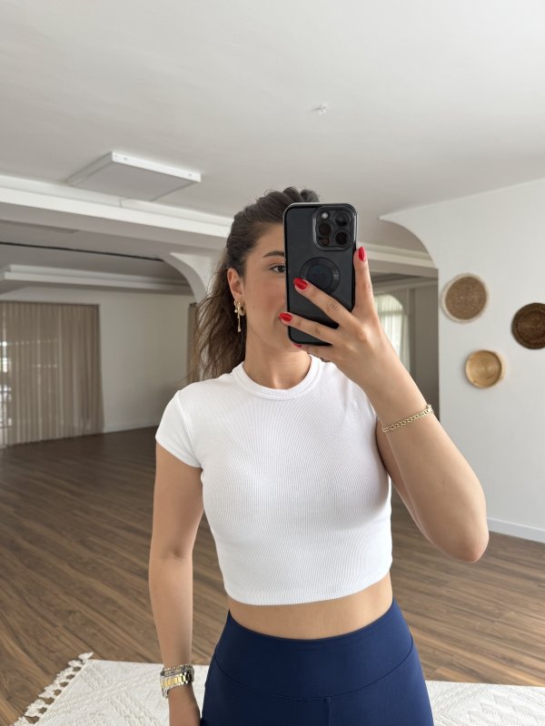 BİSİKLET YAKA FİTİLLİ LİKRALI CROP TİŞÖRT