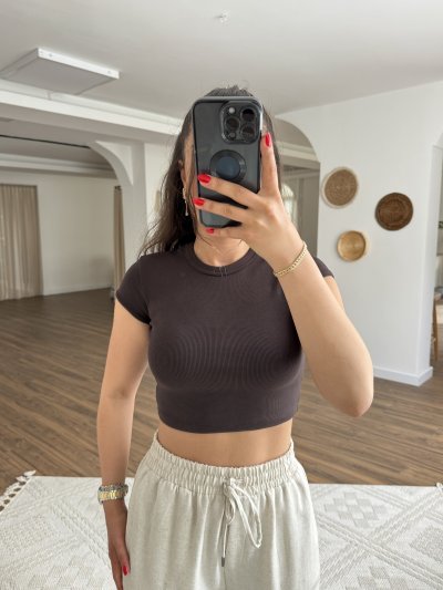 BİSİKLET YAKA FİTİLLİ LİKRALI CROP TİŞÖRT