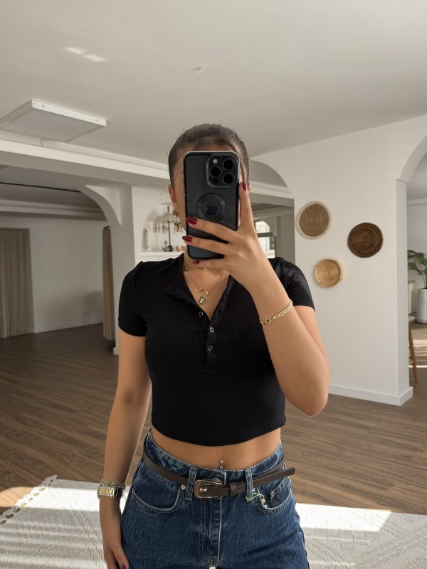DÜĞMELİ VİSKON KISA LİKRALI CROP TİŞÖRT