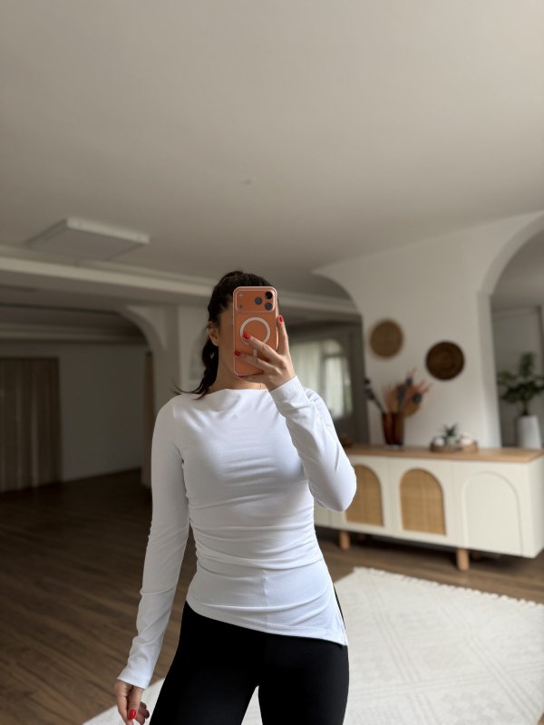 KAYIK YAKA ETEĞİ ASİMETRİK YAN BÜZGÜ PAMUK MODAL BLUZ