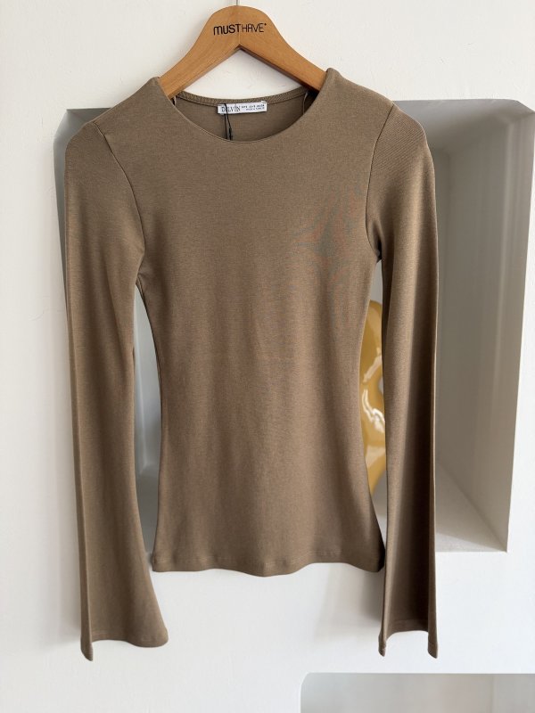 KOL VOLANLI GÖĞSÜ ÇİFT KAT MODAL PAMUK BLUZ