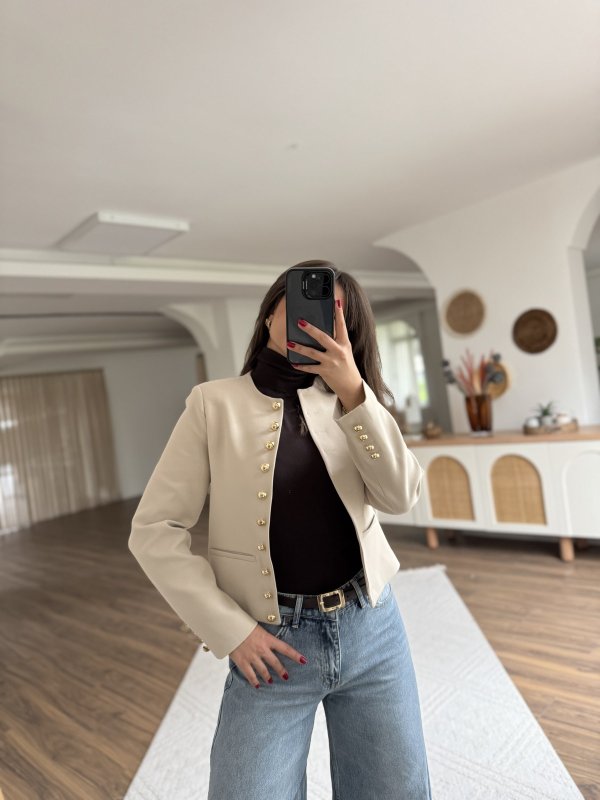 SIFIR YAKA DÜĞME AKSESUAR ASTARLI CROP CEKET