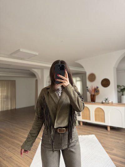 SAÇAKLI CROP SÜET CEKET