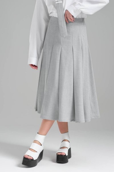BELE OTURAN PİLELİ VİSKON KRAVAT AKSESUAR MİDİ ETEK