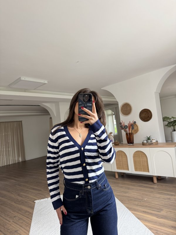 VEREV DOKU ÇİZGİLİ V YAKA VİSKON HIRKA