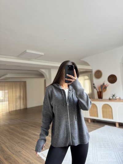 KAPÜŞONLU FERMUARLI HIRKA