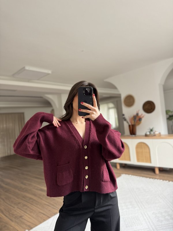 V YAKA DÜĞMELİ CEPLİ SALAŞ YÜN KARIŞIM HIRKA