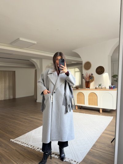 OVERSİZE GENİŞ YAKA ATKILI KAŞE KABAN