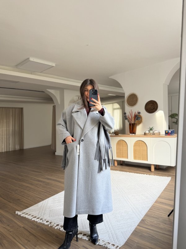 OVERSİZE GENİŞ YAKA ATKILI KAŞE KABAN