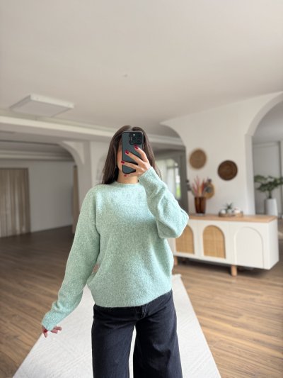 BİSİKLET YAKA YUMUŞAK DOKU YÜN KARIŞIMLI DÜŞÜK OMUZ KAZAK