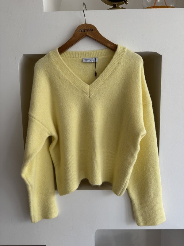 V YAKA YUMUŞAK DOKU YÜN KARIŞIMLI DÜŞÜK OMUZ KAZAK