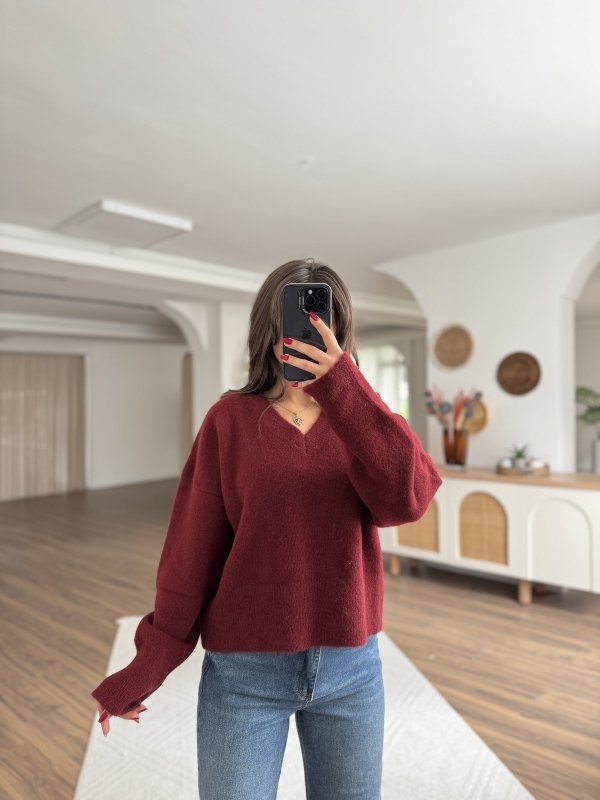 V YAKA YUMUŞAK DOKU YÜN KARIŞIMLI DÜŞÜK OMUZ KAZAK