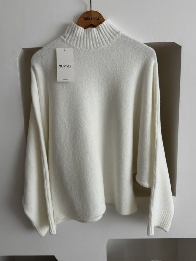 DİK YAKA YARASA KOL YÜN KARIŞIM KAZAK