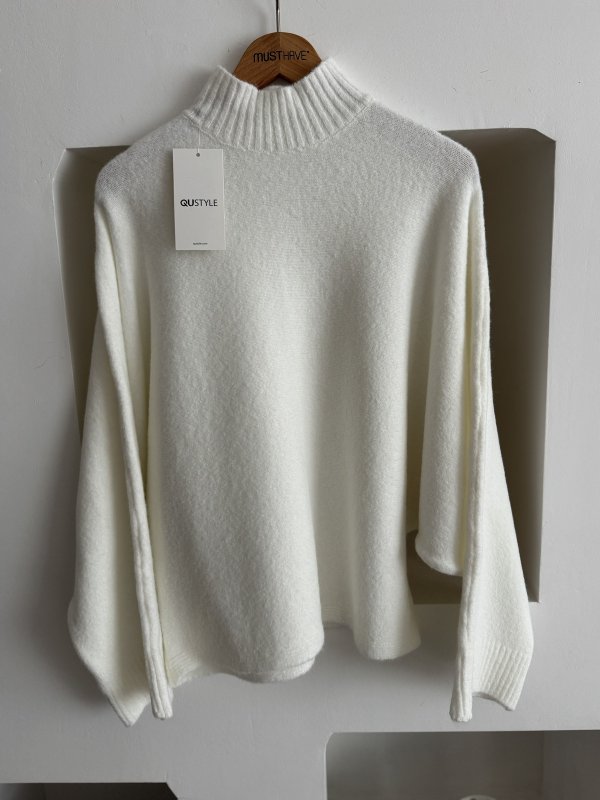 DİK YAKA YARASA KOL YÜN KARIŞIM KAZAK