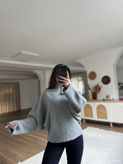 DİK YAKA YARASA KOL YÜN KARIŞIM KAZAK