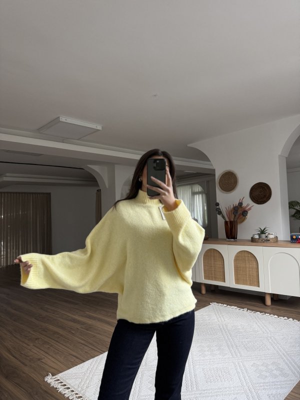 DİK YAKA YARASA KOL YÜN KARIŞIM KAZAK