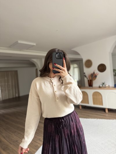 YARI PATLI GOLD DÜĞME BİSİKLET YAKA KAZAK