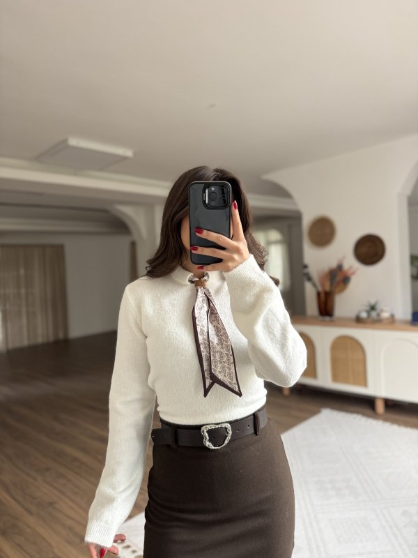 FULARLI BİSİKLET YAKA YÜN KARIŞIM KAZAK