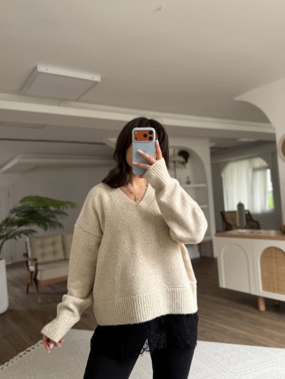 V YAKA ETEĞİ DANTEL SALAŞ KAZAK