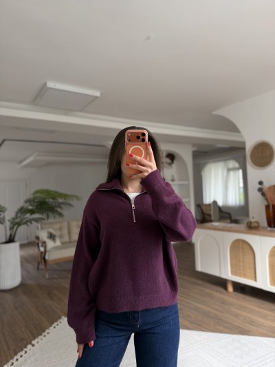 DİK YAKA FERMUARLI KAZAK