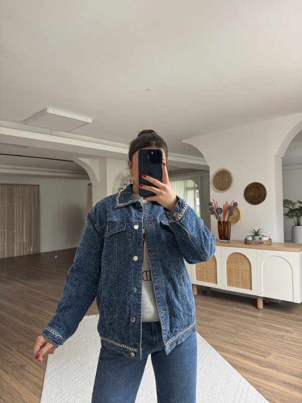 ZİNCİR DETAY İÇİ KAPİTONE KUMAŞI TIRNAKLI KOT MONT