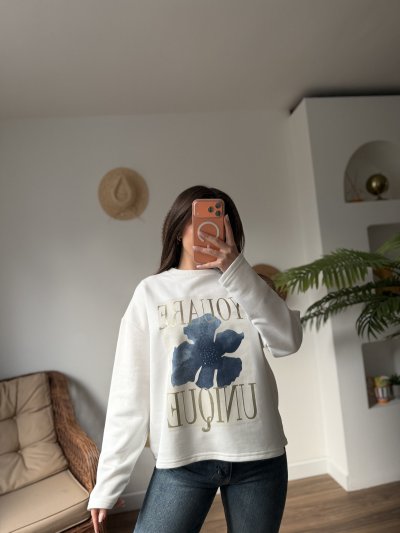 YOUARE YAZI MAVİ ÇİÇEK BASKI ETEĞİ DÜZ PAMUK SWEAT