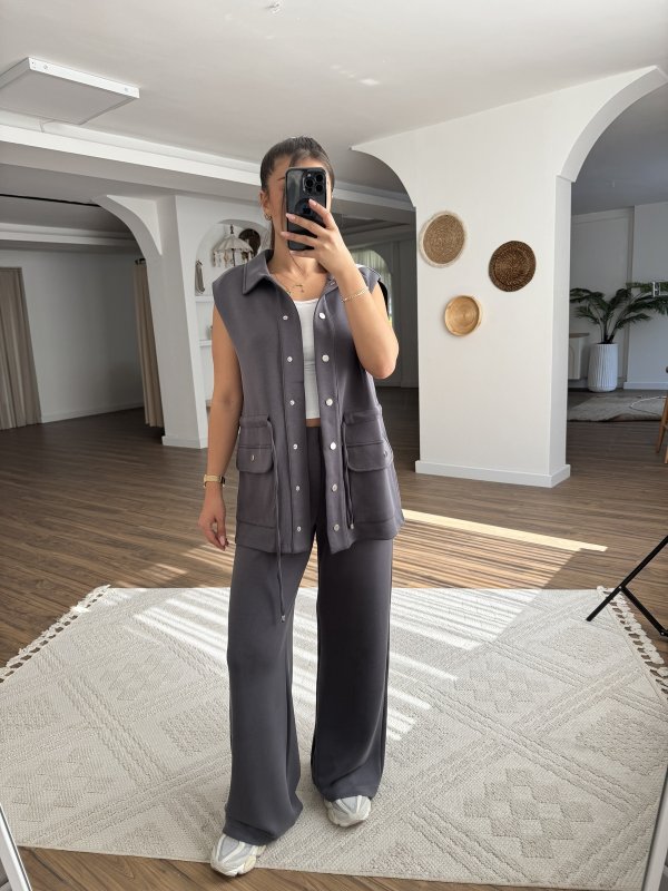 OYSHO KUMAŞ BEL BÜZGÜ CEPLİ ÇITÇITLI YELEK PANTOLON TAKIM