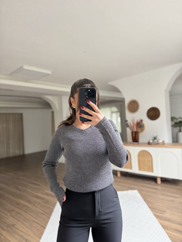 V YAKA SİMLİ FİTİLLİ VİSKON TRİKO