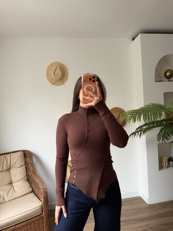 BELDEN DÜĞMELİ DİK YAKA VİSKON TRİKO