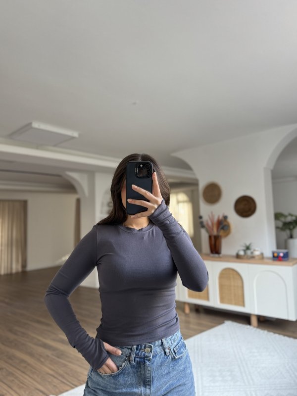 BİSİKLET YAKA PARMAK GEÇMELİ VİSKON TİŞÖRT