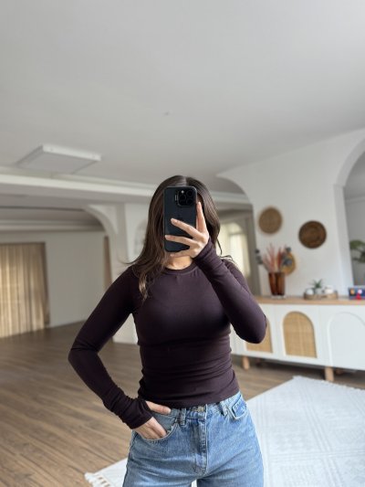 BİSİKLET YAKA PARMAK GEÇMELİ VİSKON TİŞÖRT