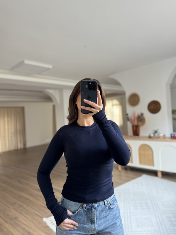 BİSİKLET YAKA PARMAK GEÇMELİ VİSKON TİŞÖRT